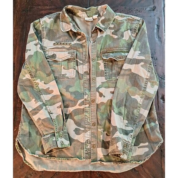 Mudd Camo Button Up Shirt – Juniors Large – 100% Cotton - Picture 2 of 9